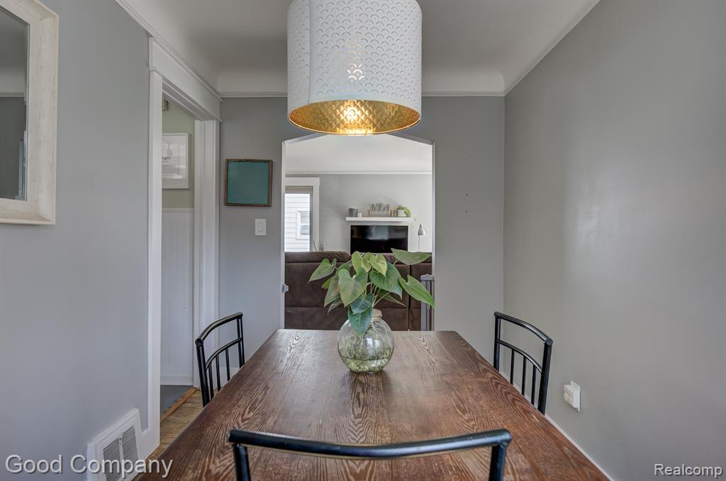 809 MEADOWDALE Street, Ferndale, MI 48220 — Photo 11