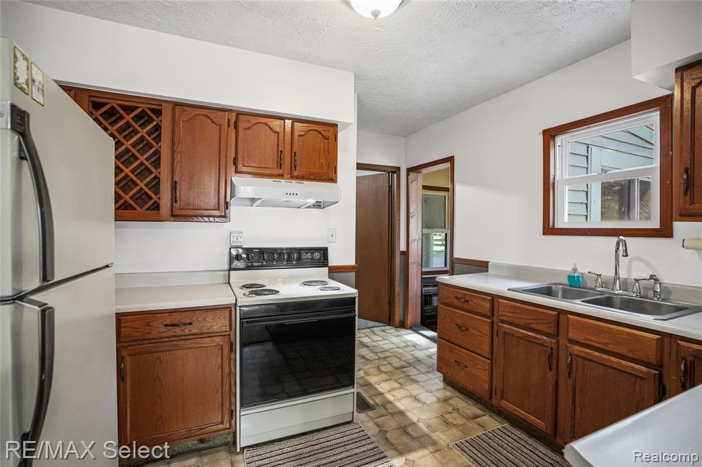 406 E Vienna Street, Clio, MI 48420 — Photo 14