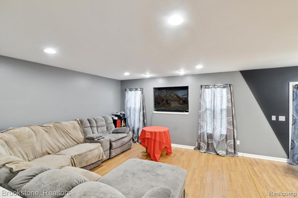 2639 BLUEWATER Street, Ypsilanti, MI 48198 — Photo 8