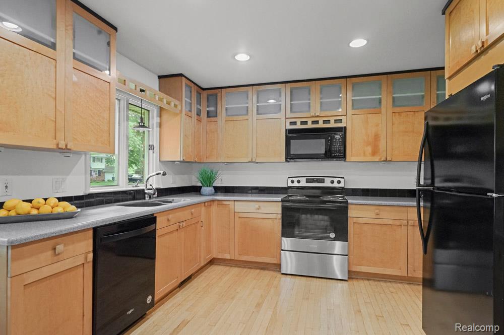 6672 Timber Ridge Drive, Bloomfield Hills, MI 48301 — Photo 13