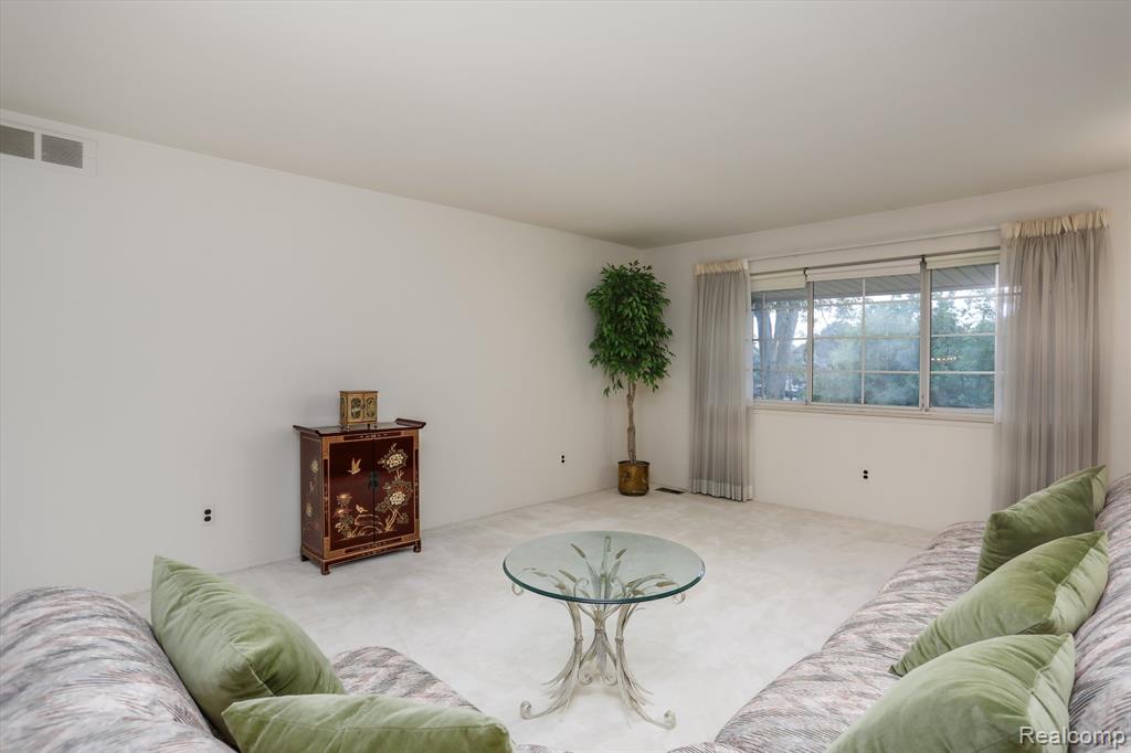 42472 Woodward Avenue, D2, Bloomfield Hills, MI 48304 — Photo 3