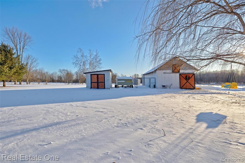11392 E Carpenter Road, Davison, MI 48423 — Photo 36