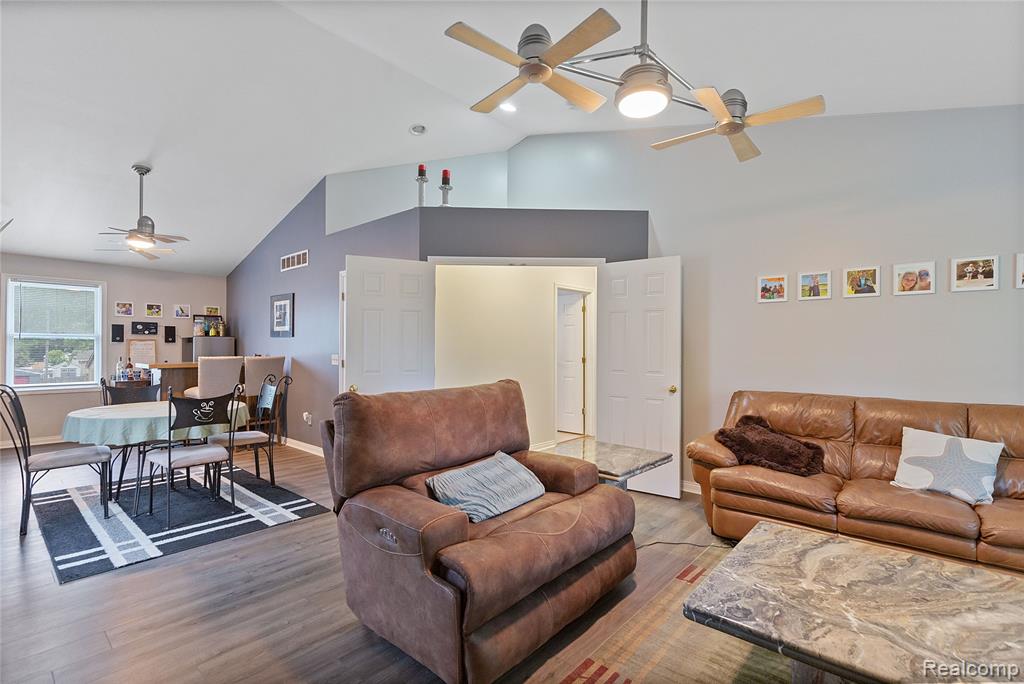 39650 Macomber Street, Harrison Township, MI — Photo 23