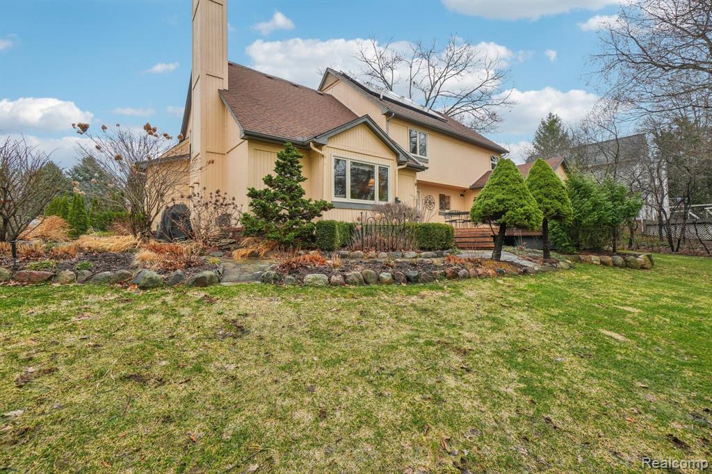 6847 HUBBARD Circle, Clarkston, MI 48348 — Photo 41