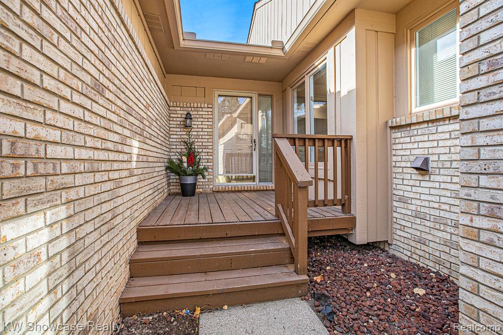21971 Lancrest Court, 293, Farmington Hills, MI 48335 — Photo 5