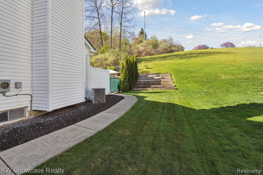 870 Chatham Drive, Milford, MI 48381 — Photo 49