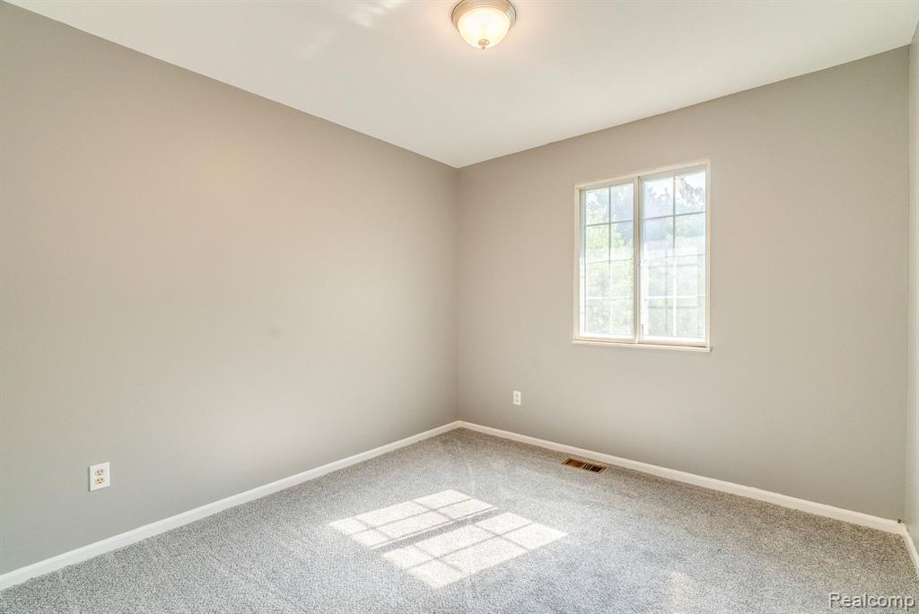 500 Connecticut Avenue, Marysville, MI 48040 — Photo 19