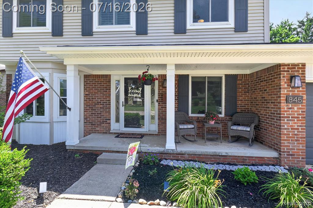 845 Abbey Lane, Milford, MI 48381 — Photo 2