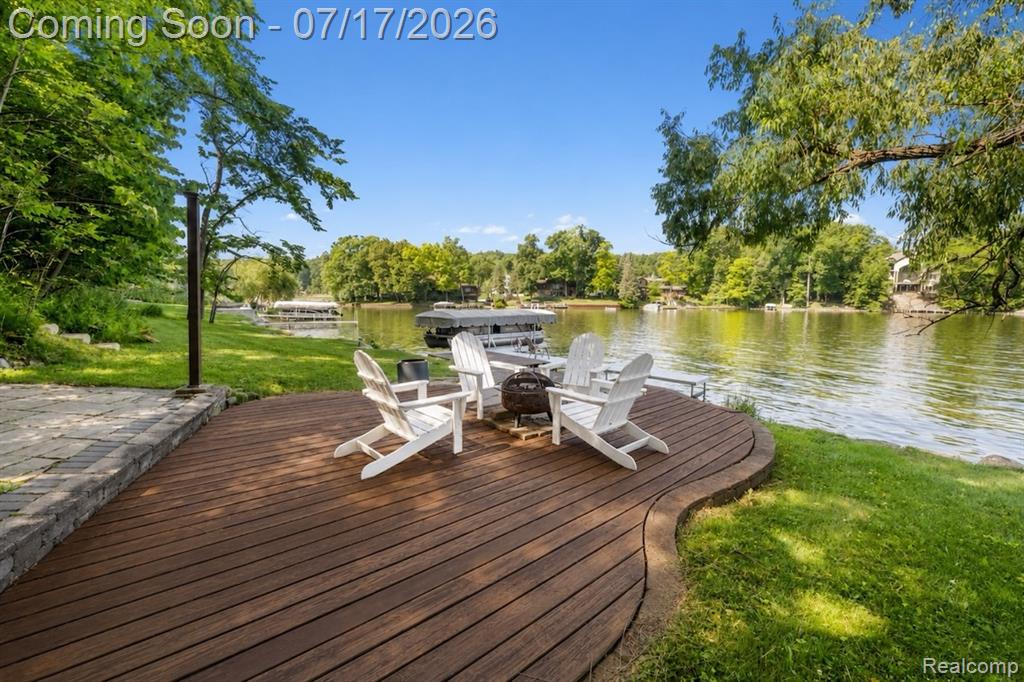 7375 Parkwood Drive, Fenton, MI 48430 — Photo 40