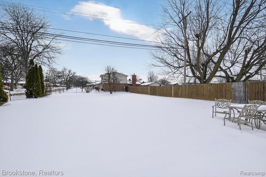 14801 Pennsylvania Road, Riverview, MI 48193 — Photo 25