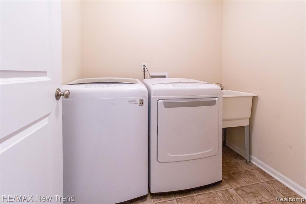 24485 ROSEMONT Drive, South Lyon, MI 48178 — Photo 32