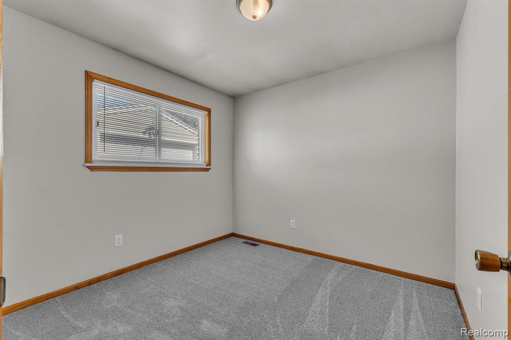 4197 Monroe Street, Dearborn Heights, MI 48125 — Photo 18