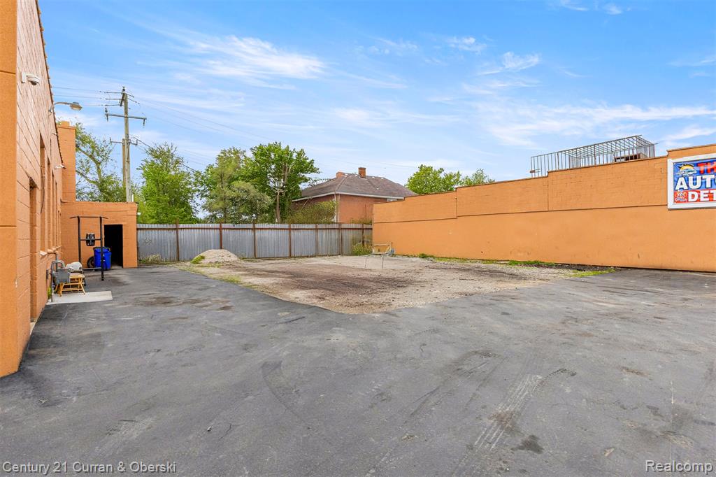 8301 W Chicago, Southgate, MI 48204 — Photo 40