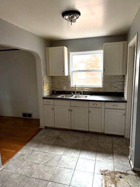 22482 W MCNICHOLS Road, Detroit, MI 48219 — Photo 4