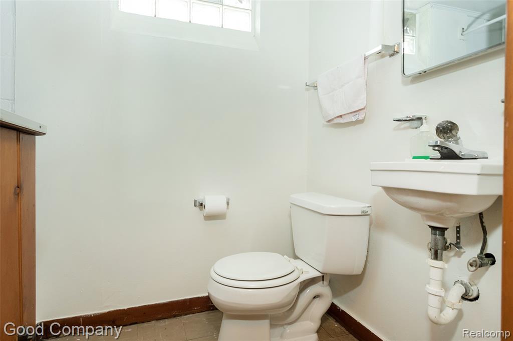 7616 Mayfair Street, Taylor, MI 48180 — Photo 23