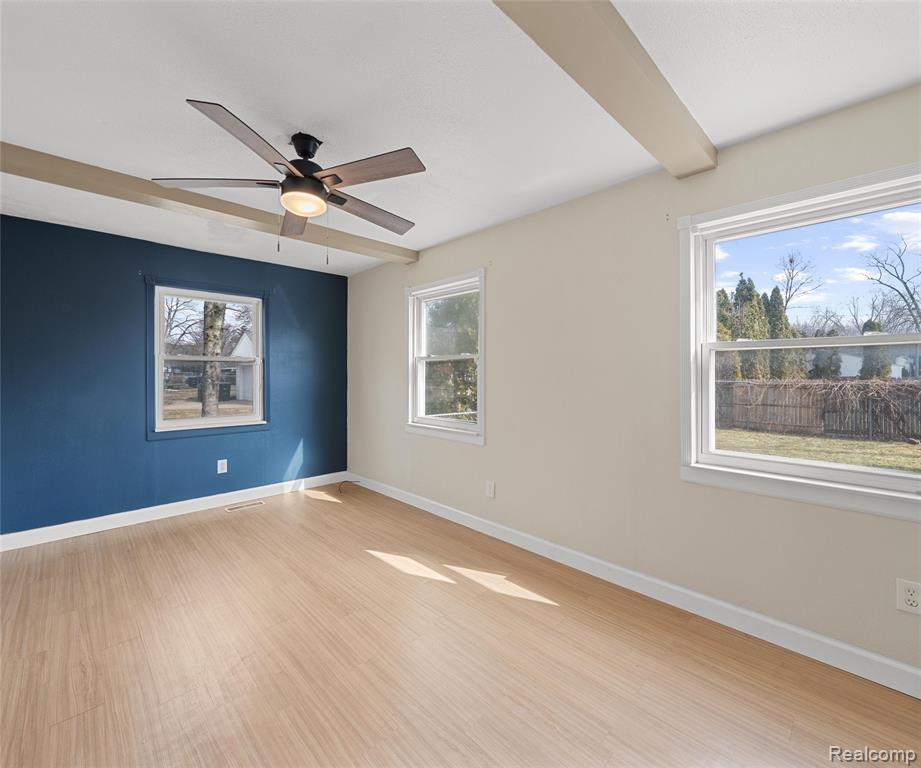 8916 Deering Street, Livonia, MI 48150 — Photo 18