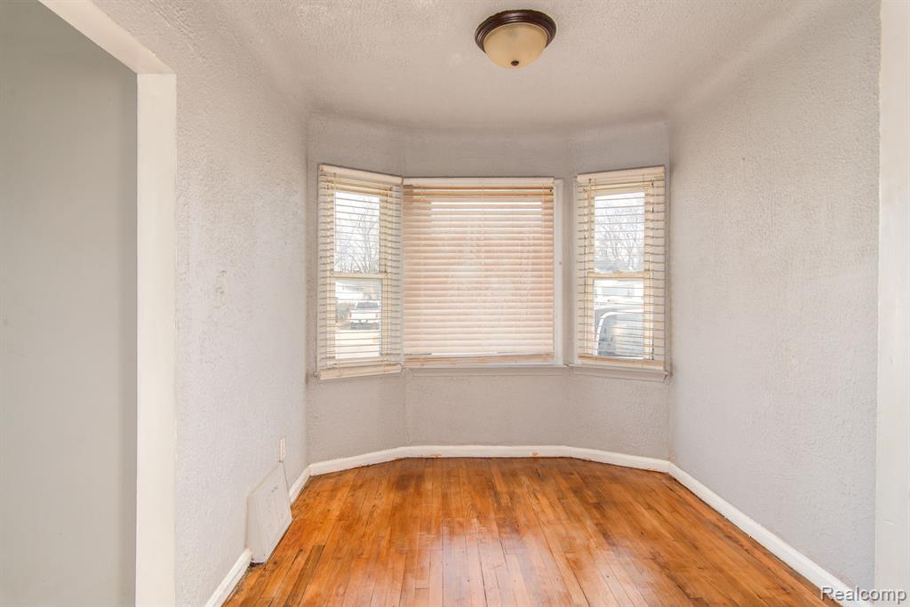 9101 HEYDEN Street, Detroit, MI 48228 — Photo 5