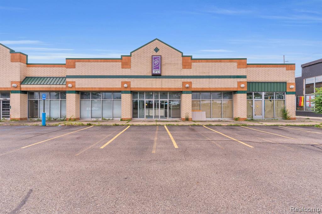 29311 Ann Arbor Trail, Westland, MI