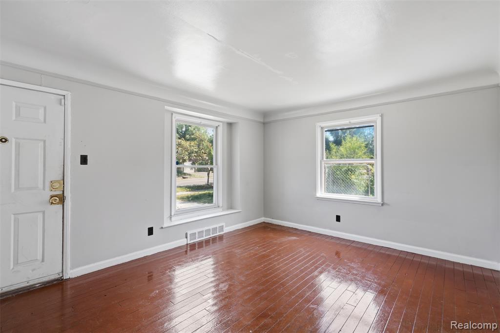 7335 Curtis Street, Detroit, MI 48221 — Photo 8