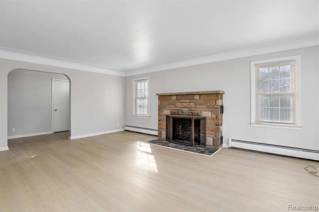 850 W MAPLE Road, Milford, MI 48381 — Photo 4
