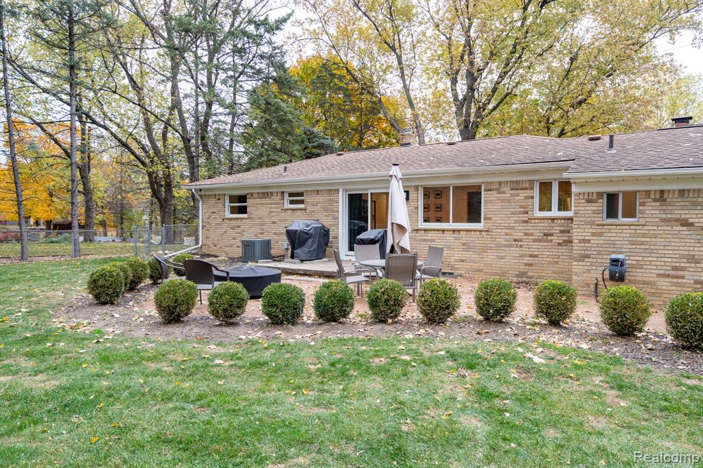 624 Slocum Drive, Auburn Hills, MI 48326 — Photo 30