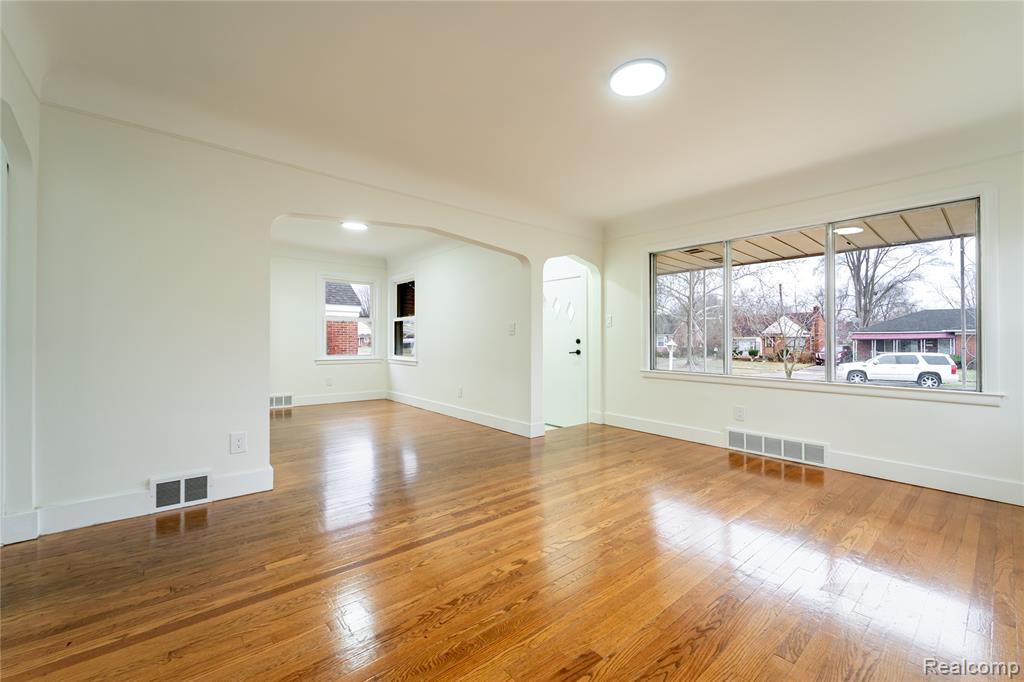 16535 Lincoln Avenue, Eastpointe, MI 48021 — Photo 13