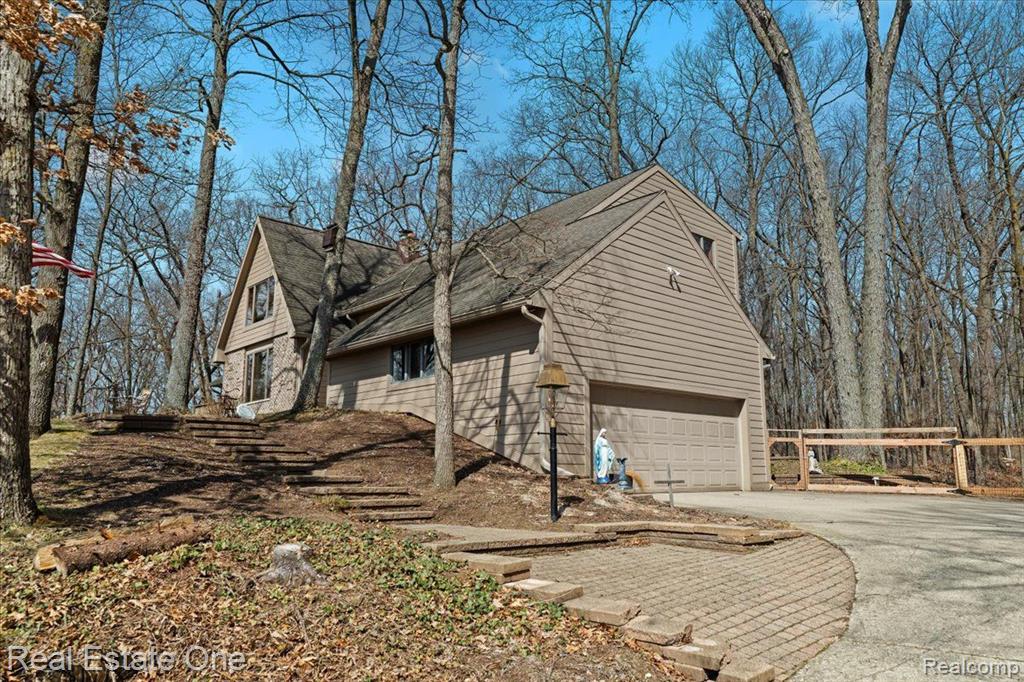 5595 NAVAJO Trail, Pinckney, MI 48169 — Photo 3