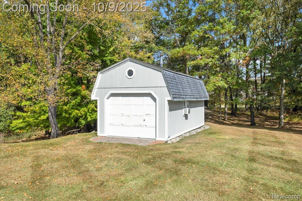 12190 Carriage Trail Circle, Davisburg, MI 48350 — Photo 56