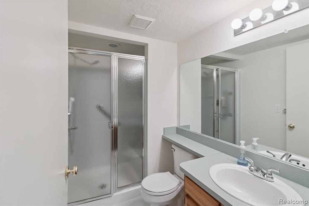 6541 Pembrook Drive, Westland, MI — Photo 13