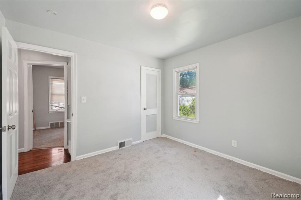 9976 Warwick Street, Detroit, MI 48228 — Photo 22