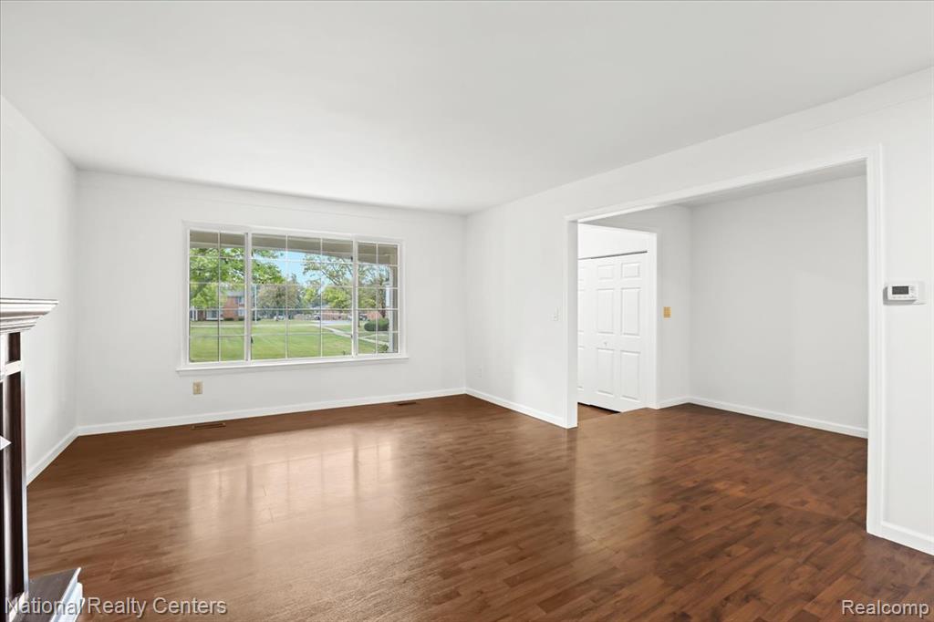 445 Fox Hills Drive N, 81, Bloomfield, MI 48304 — Photo 5