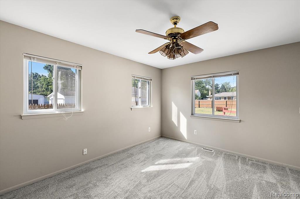 8628 Strom Drive, Sterling Heights, MI 48314 — Photo 19