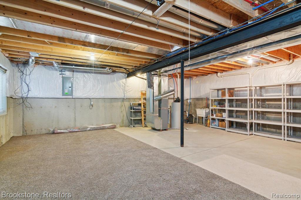 712 SUPERIOR Parkway, Westland, MI — Photo 35