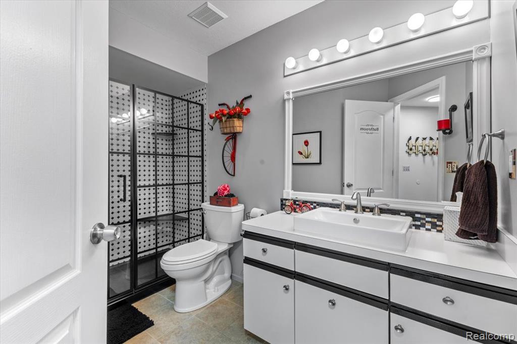 4884 Ashley Lane, Waterford, MI 48329 — Photo 19
