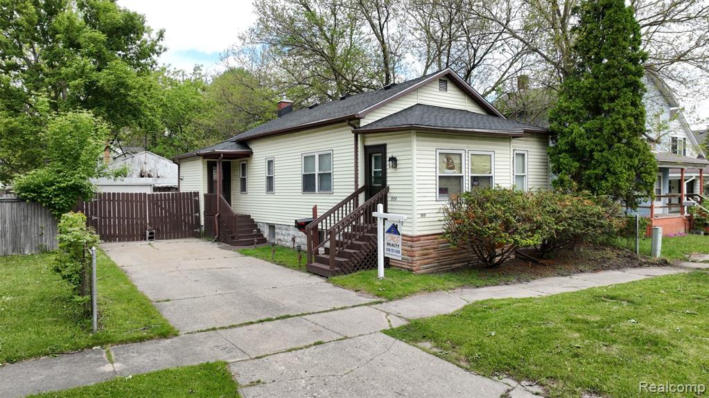 909 N Granger Street, Saginaw, MI 48602 — Photo 2