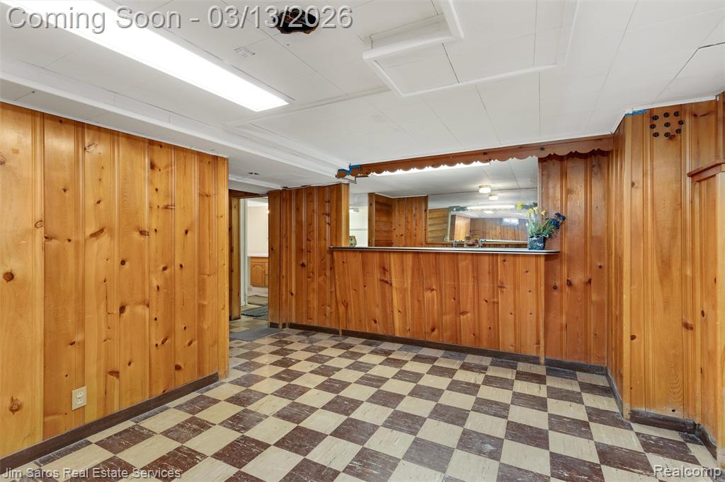 2204 Roslyn Road, Grosse Pointe Woods, MI 48236 — Photo 19