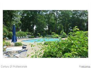 616 E Fox Hills Drive, Bloomfield Hills, MI 48304 — Photo 40