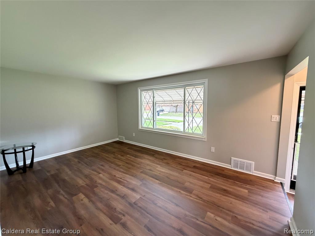 8917 Shannon Drive, Sterling Heights, MI 48314 — Photo 3