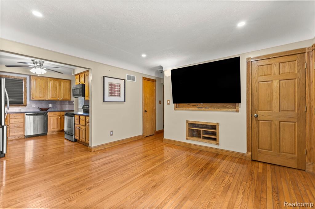 4903 Bedford Street, Dearborn Heights, MI 48125 — Photo 6
