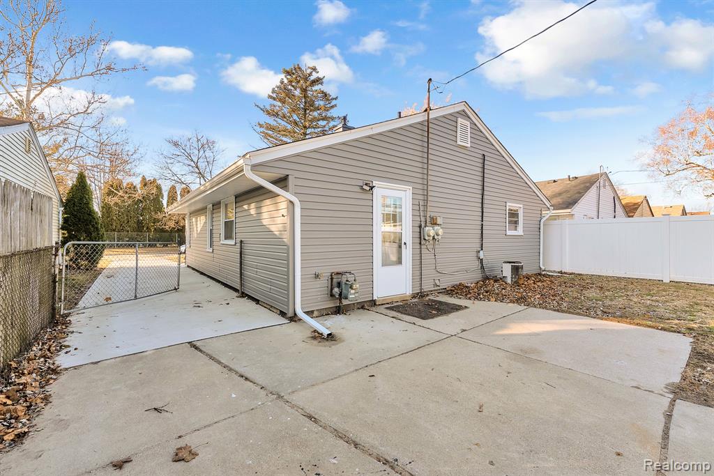 8029 Roosevelt Street, Taylor, MI 48180 — Photo 7