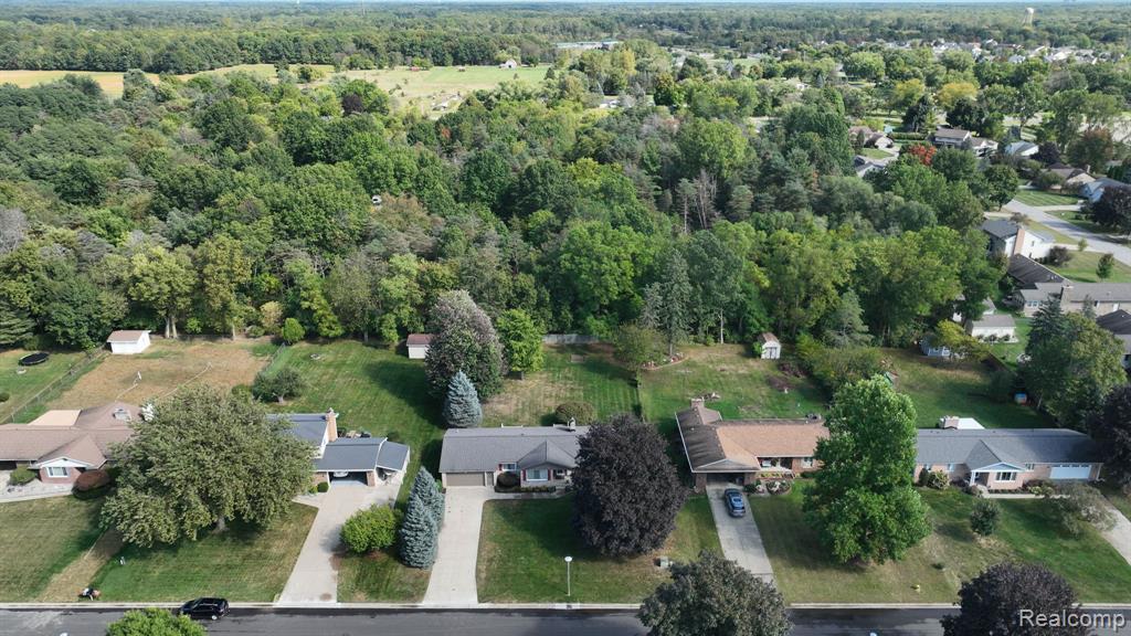5204 Applewood Drive, Flushing, MI 48433 — Photo 26