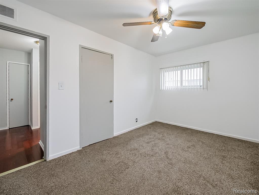 948 E Kalama Avenue, Madison Heights, MI 48071 — Photo 16