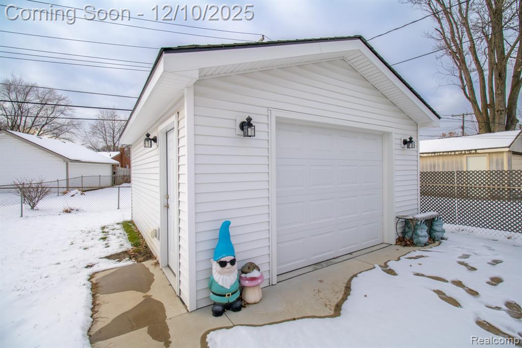 8225 N Hubbard Street, Westland, MI — Photo 33