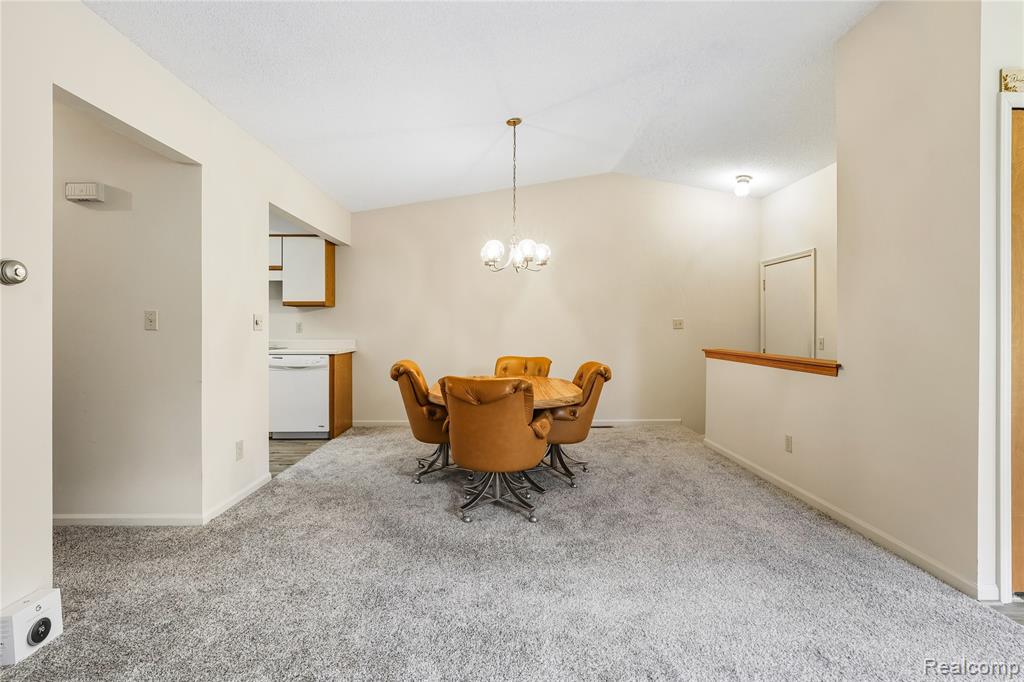 914 North Road, Fenton, MI 48430 — Photo 9