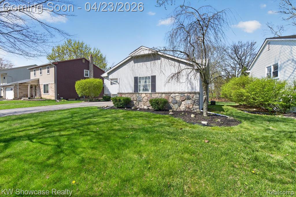 1584 Chanticlair Circle, Wixom, MI 48393 — Photo 5