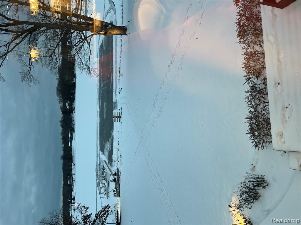 3166 W Beach Lake Drive, Milford, MI, 48380