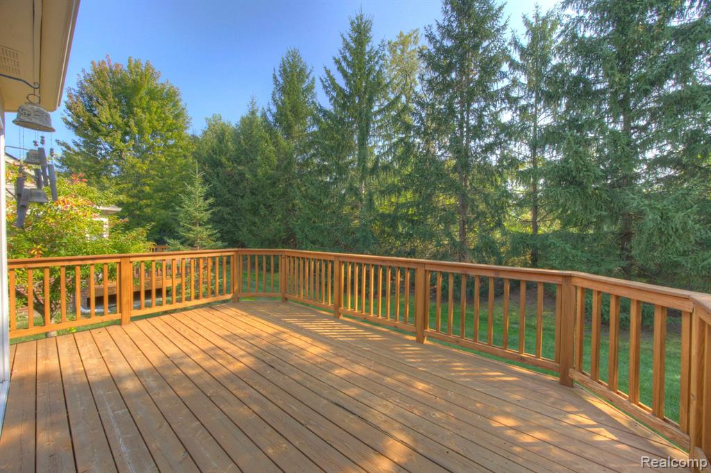 1146 ANDOVER Circle, Commerce Twp, MI 48390 — Photo 23