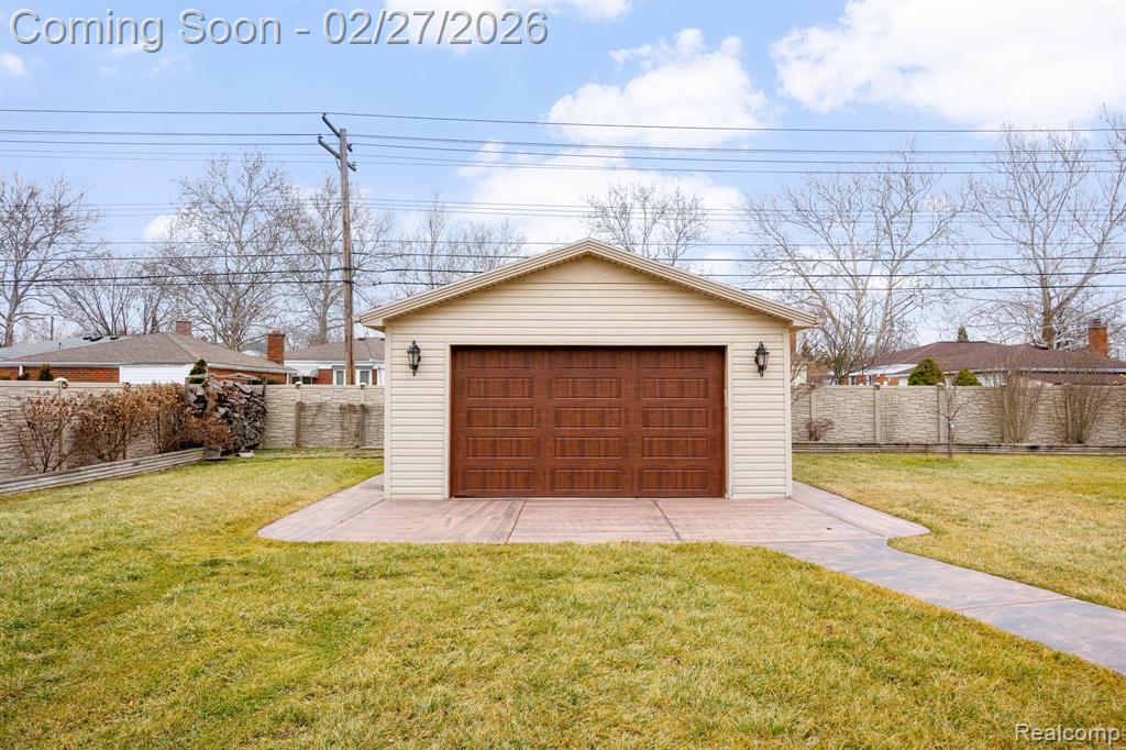 6616 Fairwood Drive, Dearborn Heights, MI 48127 — Photo 13