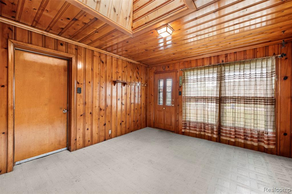 26504 Doxtator Street N, Dearborn Heights, MI 48127 — Photo 11