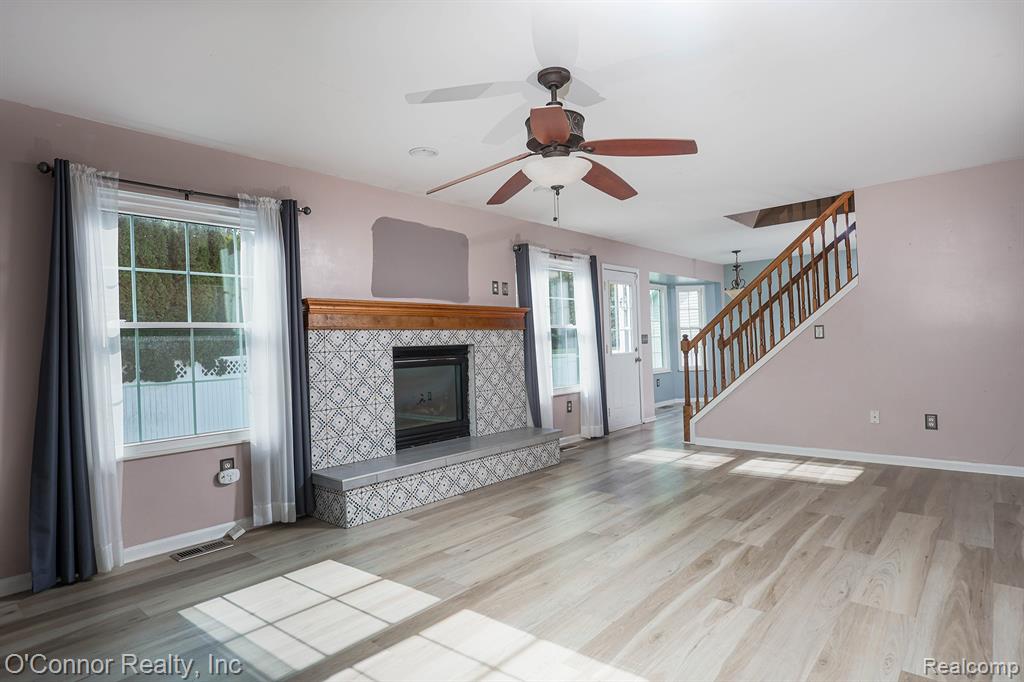 955 Covington, Marysville, MI 48040 — Photo 6
